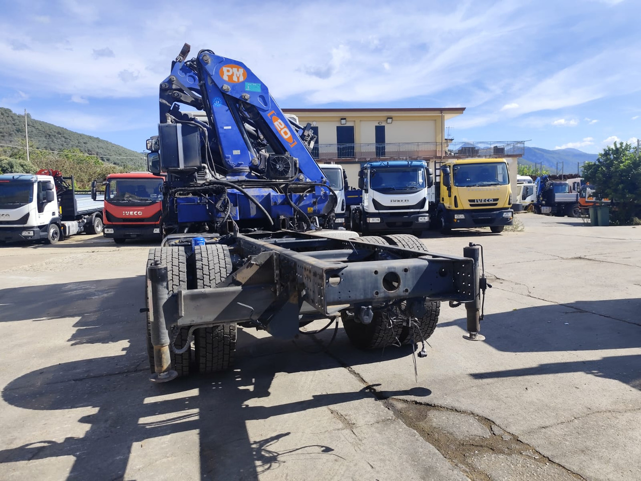IVECO STRALIS 190S31 - Camion grue: photos 5 IVECO STRALIS 190S31 - Camion grue: photos 5