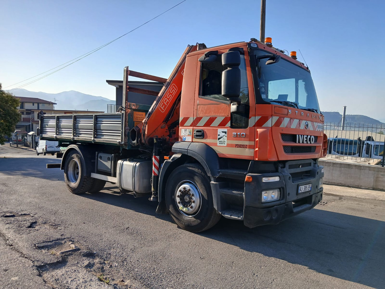 IVECO STRALIS 190S31 - Camion grue: photos 1 IVECO STRALIS 190S31 - Camion grue: photos 1