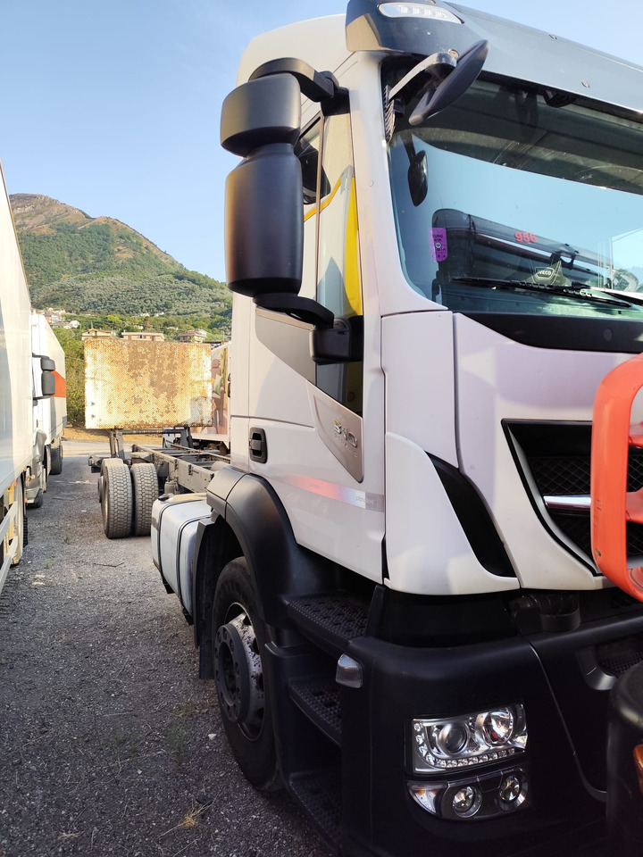 IVECO STRALIS AD 260S31 XP - Camion fourgon: photos 4 IVECO STRALIS AD 260S31 XP - Camion fourgon: photos 4