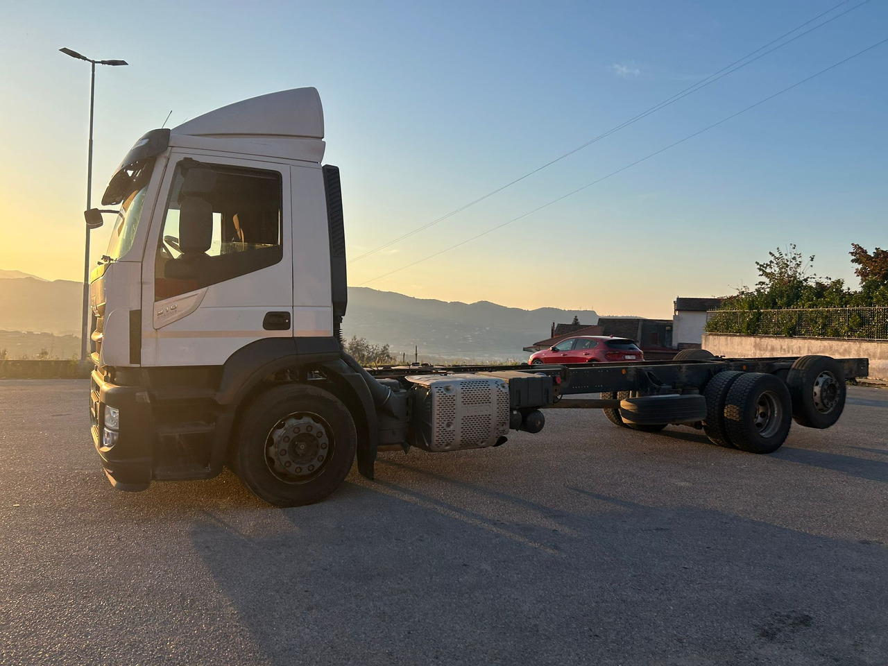 IVECO STRALIS AD 260S31 XP - Châssis cabine: photos 3 IVECO STRALIS AD 260S31 XP - Châssis cabine: photos 3