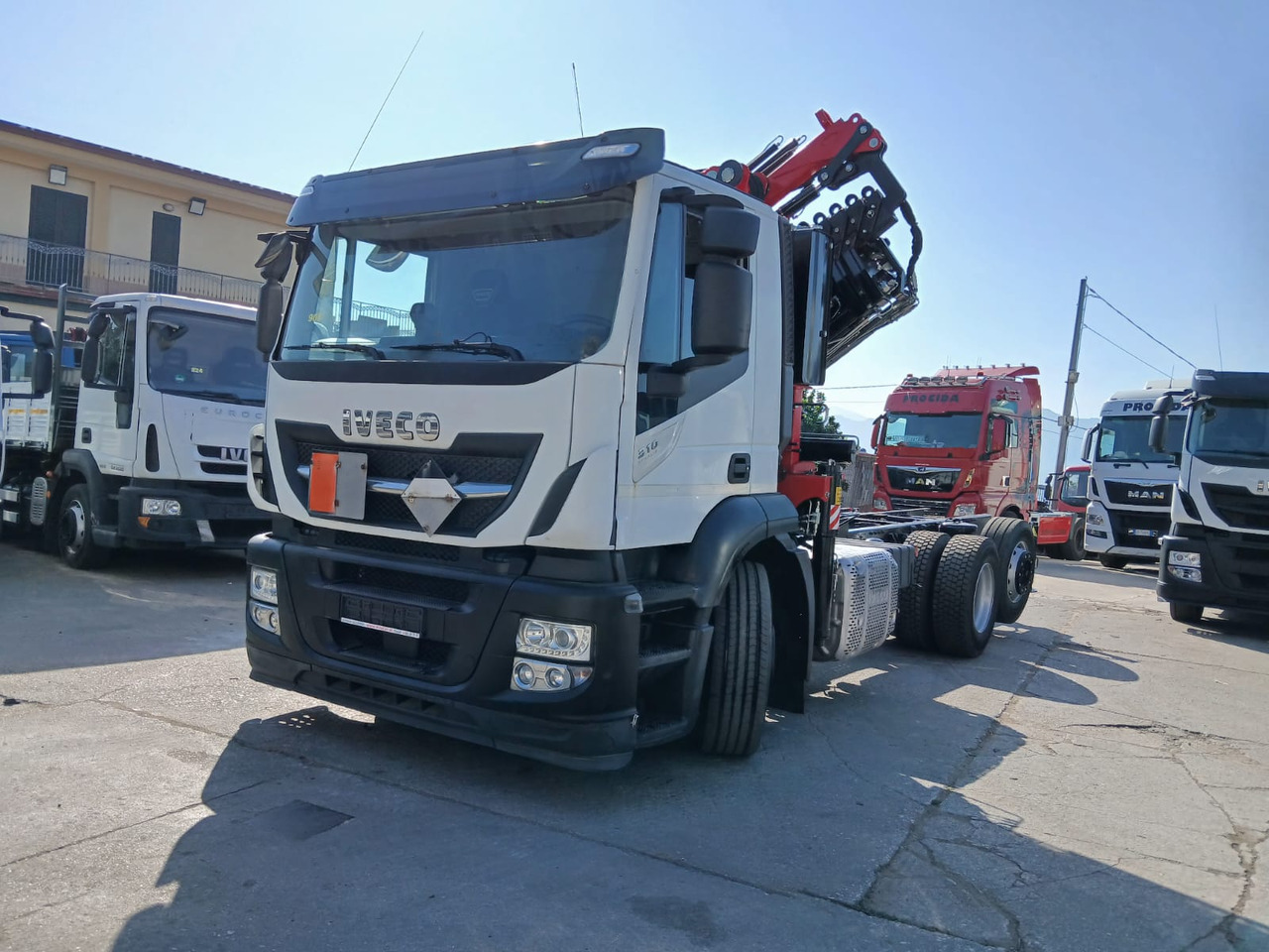 IVECO STRALIS AD 260S31 XP - Camion grue: photos 1 IVECO STRALIS AD 260S31 XP - Camion grue: photos 1