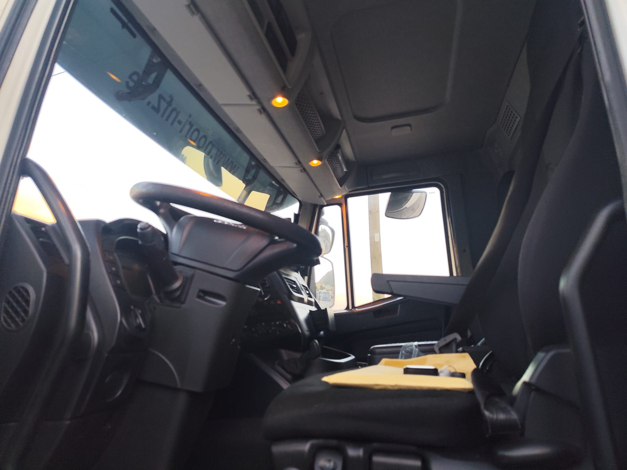 IVECO STRALIS AS 260S46 - Camion plateau: photos 4 IVECO STRALIS AS 260S46 - Camion plateau: photos 4