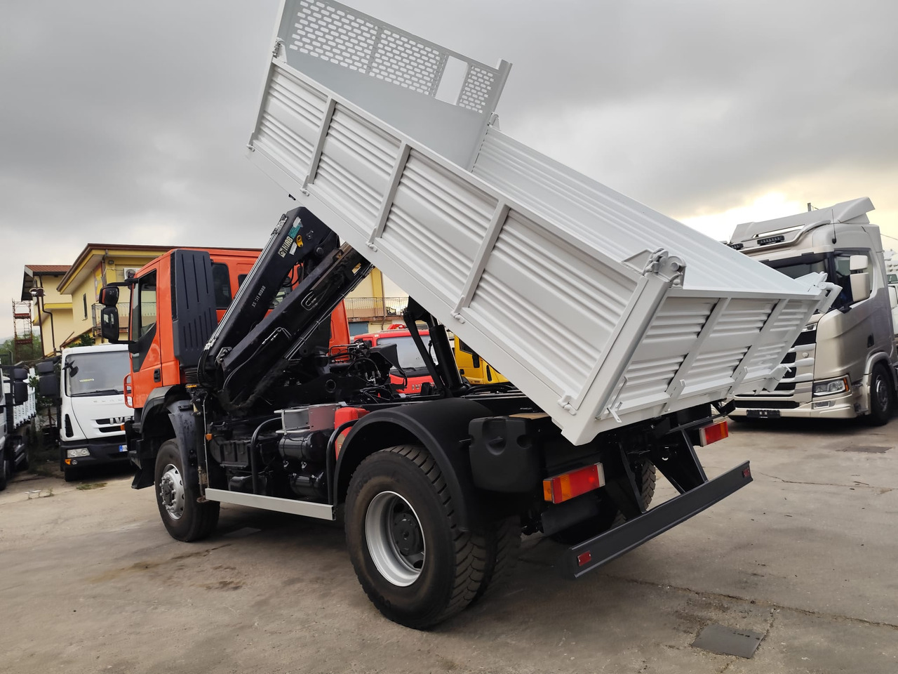 IVECO TRAKKER 190T36 - Camion grue: photos 5 IVECO TRAKKER 190T36 - Camion grue: photos 5