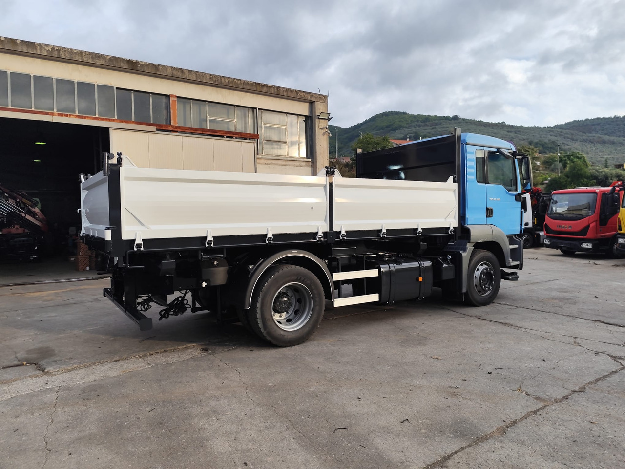 MAN TGS 18.360 - Camion benne: photos 5 MAN TGS 18.360 - Camion benne: photos 5