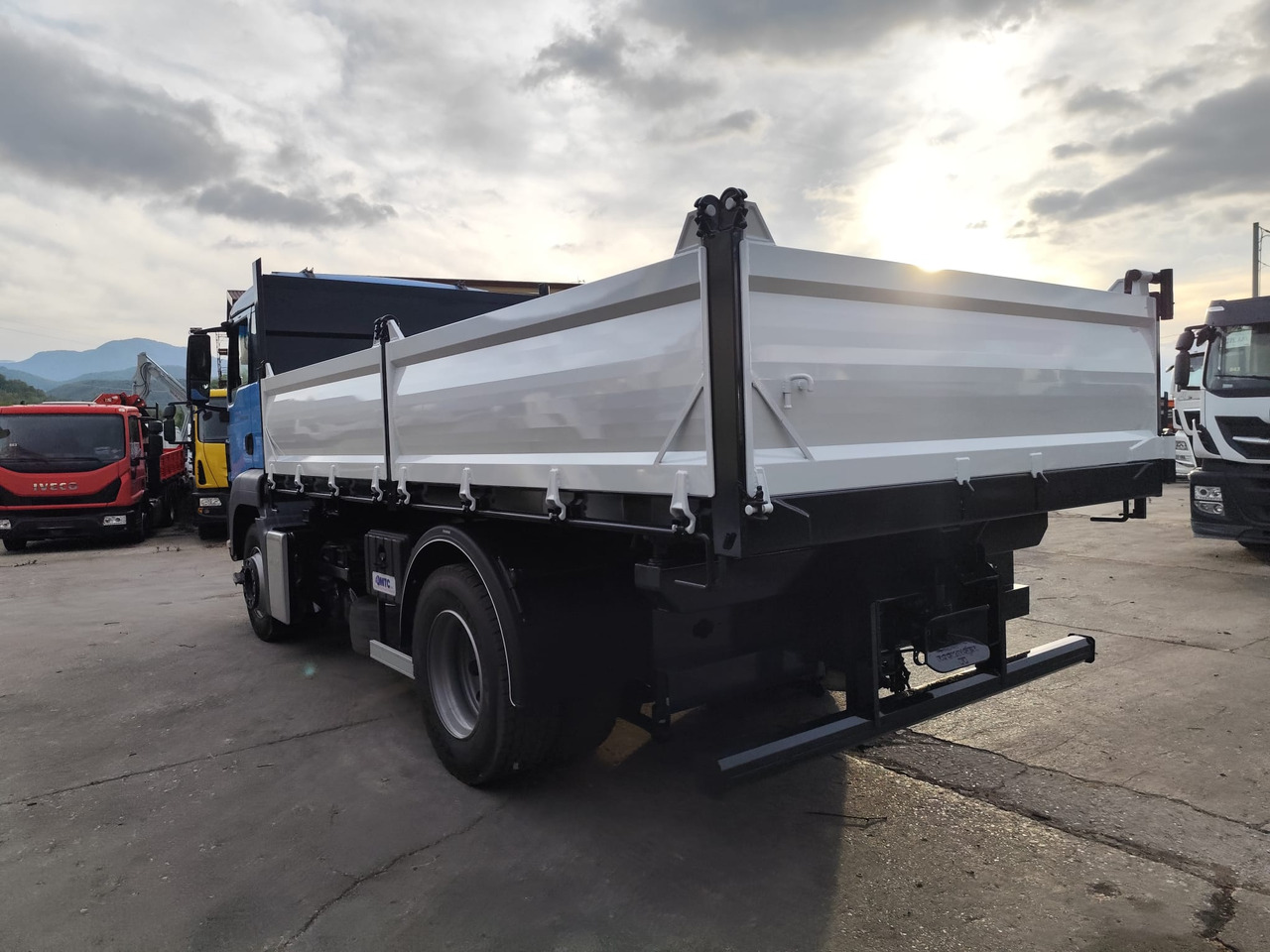 MAN TGS 18.360 - Camion benne: photos 4 MAN TGS 18.360 - Camion benne: photos 4