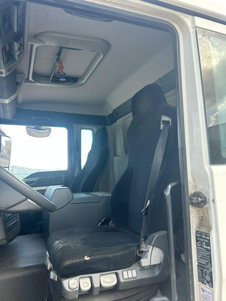 Camion plateau MAN TGS 26.360: photos 26