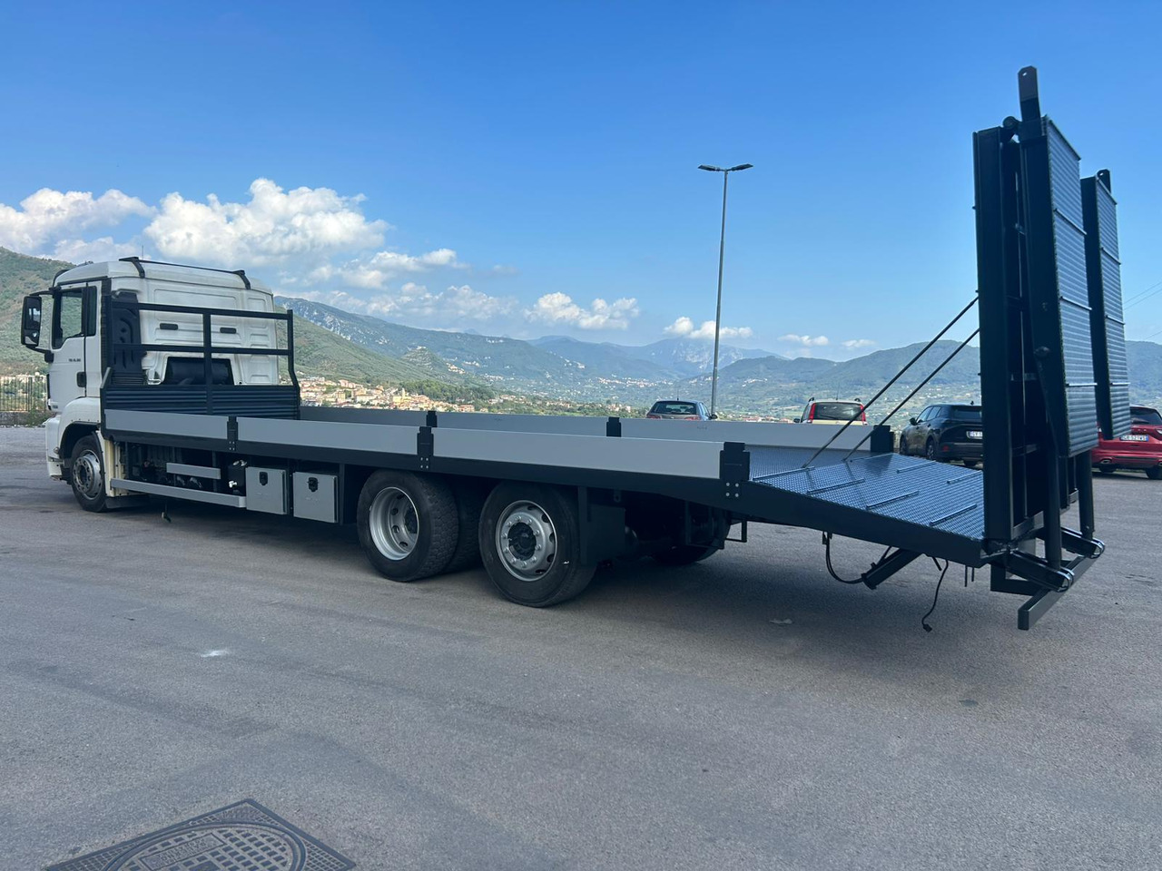 Camion plateau MAN TGS 26.360: photos 23