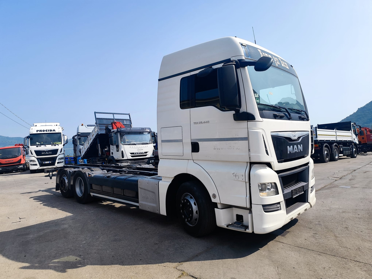 MAN TGX 26.440 - Camion plateau: photos 1 MAN TGX 26.440 - Camion plateau: photos 1