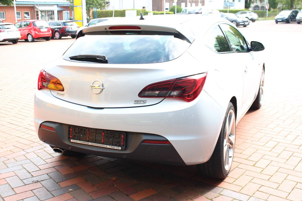 Opel Astra J GTC Innovation - Voiture: photos 3 Opel Astra J GTC Innovation - Voiture: photos 3