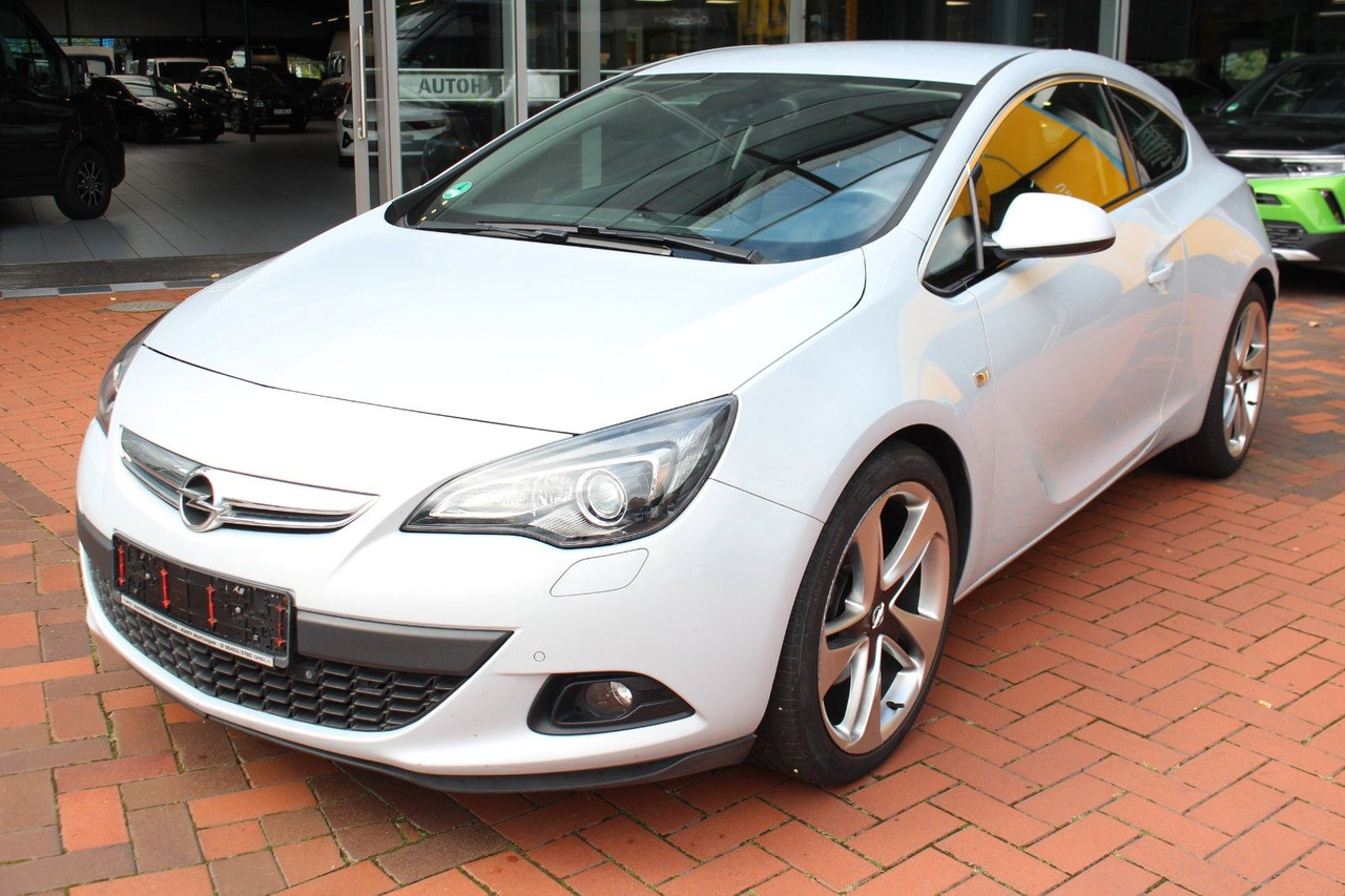 Opel Astra J GTC Innovation - Voiture: photos 1 Opel Astra J GTC Innovation - Voiture: photos 1