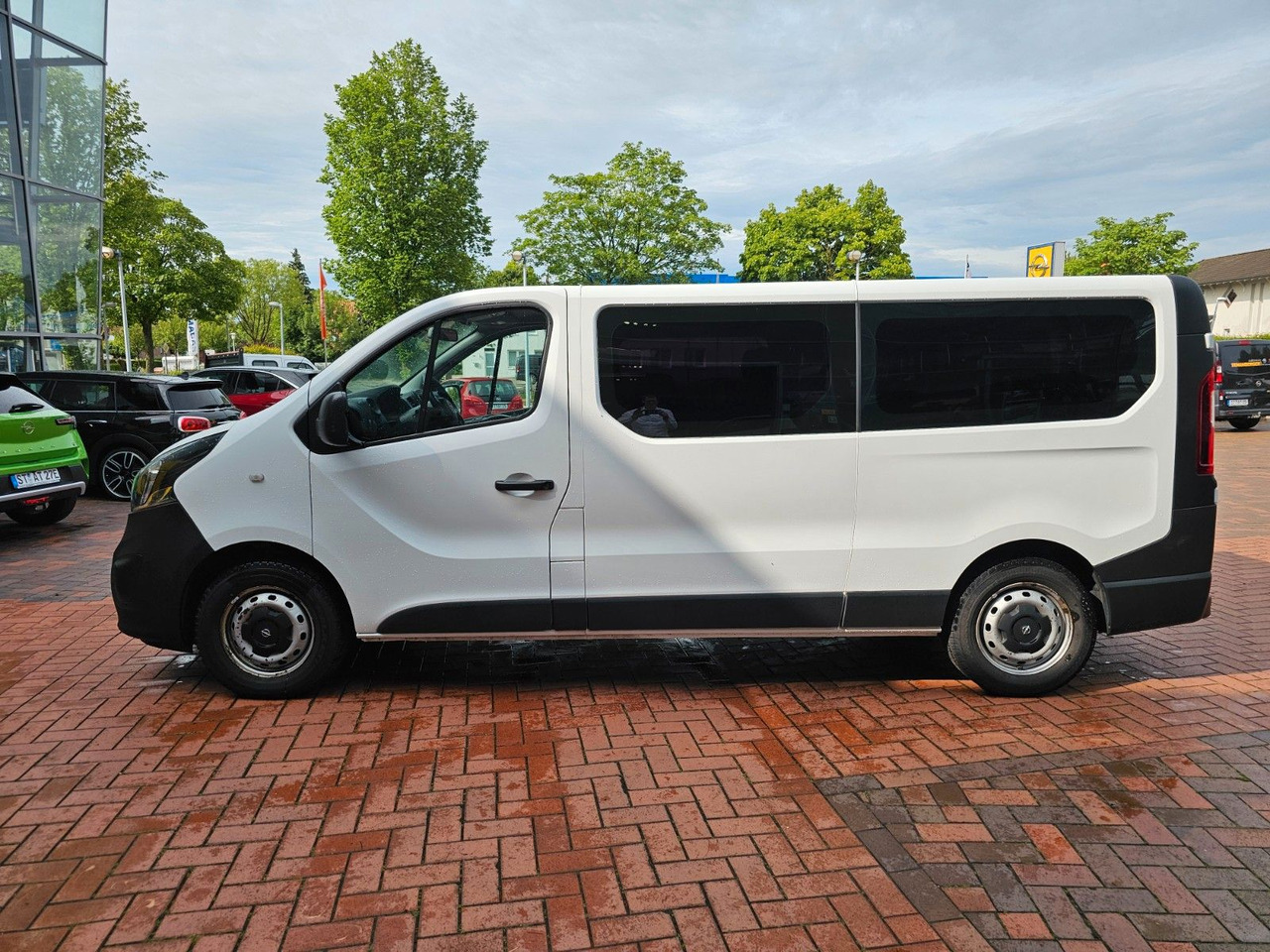 Opel Vivaro B Combi Bus L2H1 2,9t AHK - Transport de personnes: photos 2 Opel Vivaro B Combi Bus L2H1 2,9t AHK - Transport de personnes: photos 2