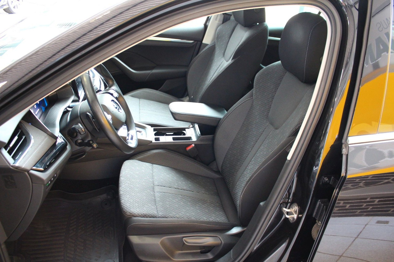 Skoda Octavia Combi 2.0 TDI DSG Style Pano LED AHK ACC - Voiture break: photos 5 Skoda Octavia Combi 2.0 TDI DSG Style Pano LED AHK ACC - Voiture break: photos 5