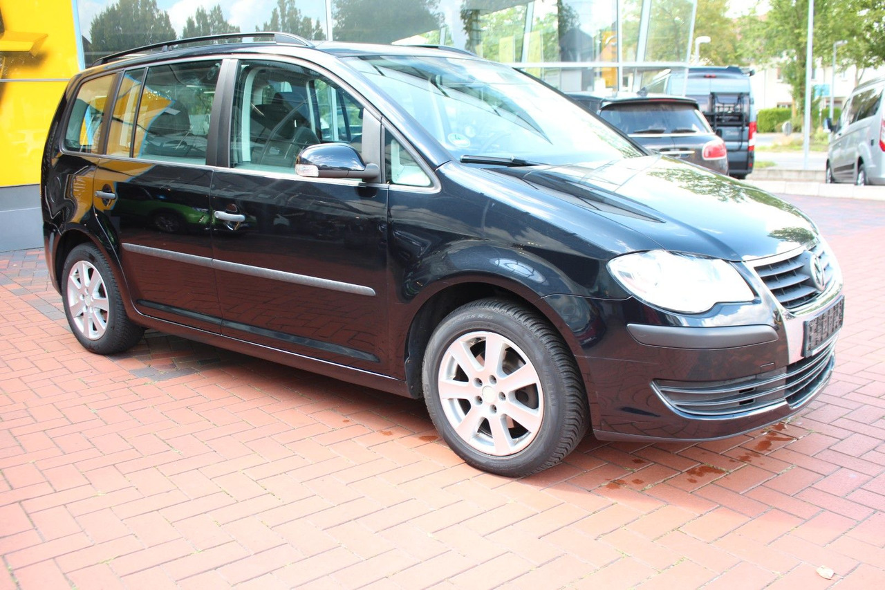 Volkswagen Touran Conceptline AHK 7 Sitze - Transport de personnes: photos 1 Volkswagen Touran Conceptline AHK 7 Sitze - Transport de personnes: photos 1