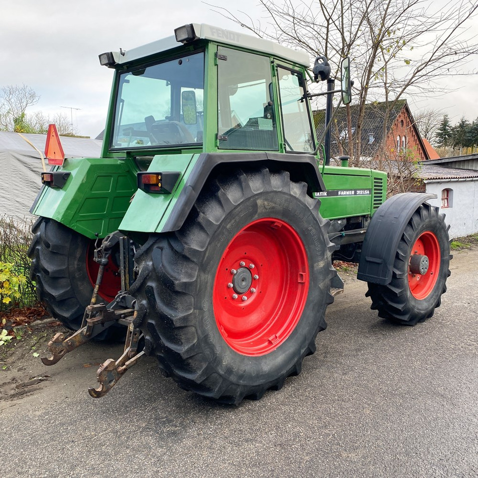 FENDT Farmer 312 LSA - Tracteur agricole: photos 4 FENDT Farmer 312 LSA - Tracteur agricole: photos 4