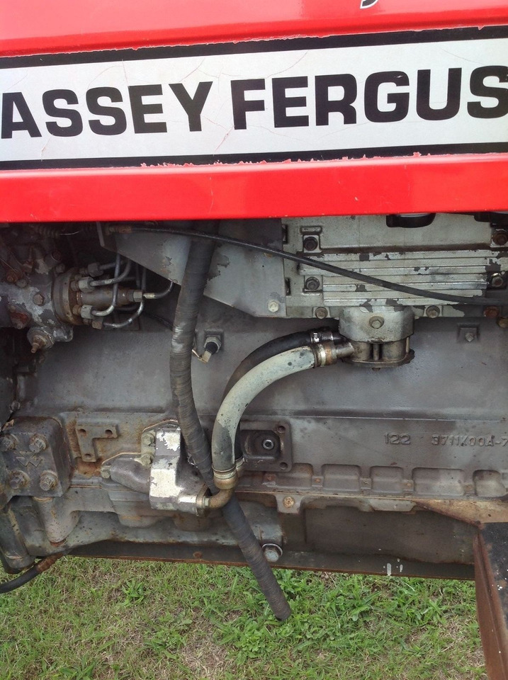 Massey Ferguson 3120 - Tracteur agricole: photos 5 Massey Ferguson 3120 - Tracteur agricole: photos 5