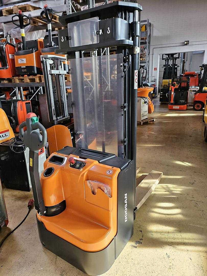 Doosan BSL16N - Gerbeur: photos 3 Doosan BSL16N - Gerbeur: photos 3
