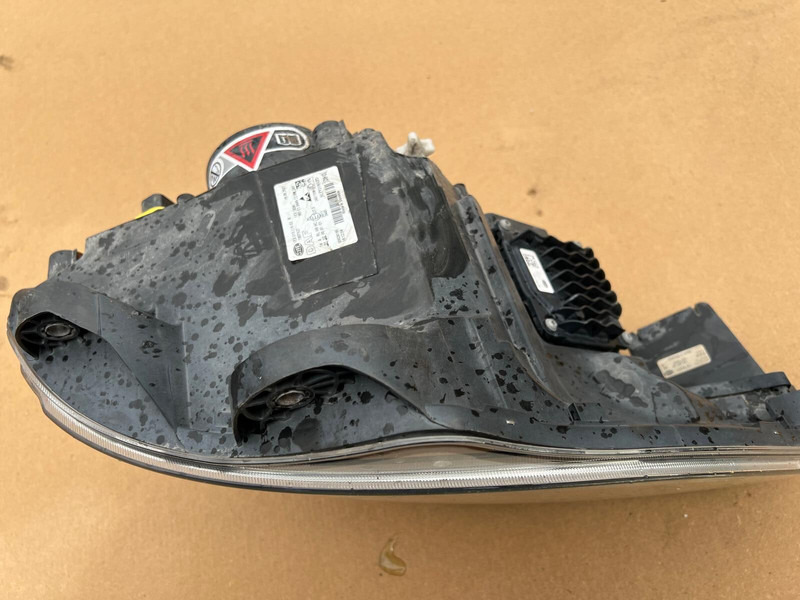 DAF XF106 - Feu avant: photos 2 DAF XF106 - Feu avant: photos 2