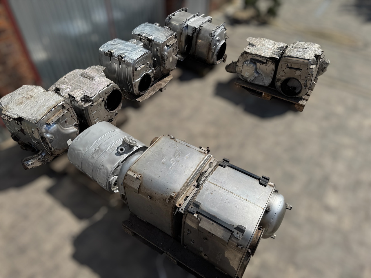 Catalyst exhaust SCR DPF DOC DAF MAN VOLVO SCANIA RENAULT XF 106 XG XG+ TGX TGS FH13 - Catalyseur: photos 3 Catalyst exhaust SCR DPF DOC DAF MAN VOLVO SCANIA RENAULT XF 106 XG XG+ TGX TGS FH13 - Catalyseur: photos 3