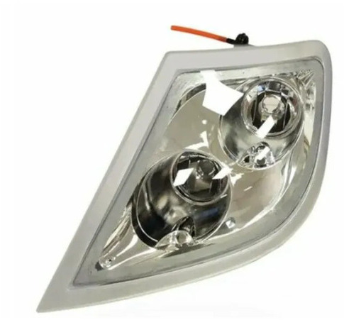 DAF XF106 Skylight Links 1784822 - Lumière/ Éclairage pour Camion: photos 1 DAF XF106 Skylight Links 1784822 - Lumière/ Éclairage pour Camion: photos 1