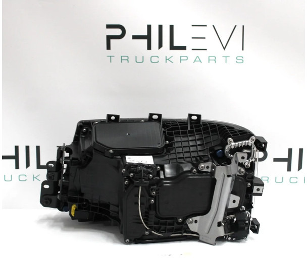 Scania NGS Koplamp Rechts 2674391 | 3148186 Nieuw - Feu avant pour Camion: photos 2 Scania NGS Koplamp Rechts 2674391 | 3148186 Nieuw - Feu avant pour Camion: photos 2