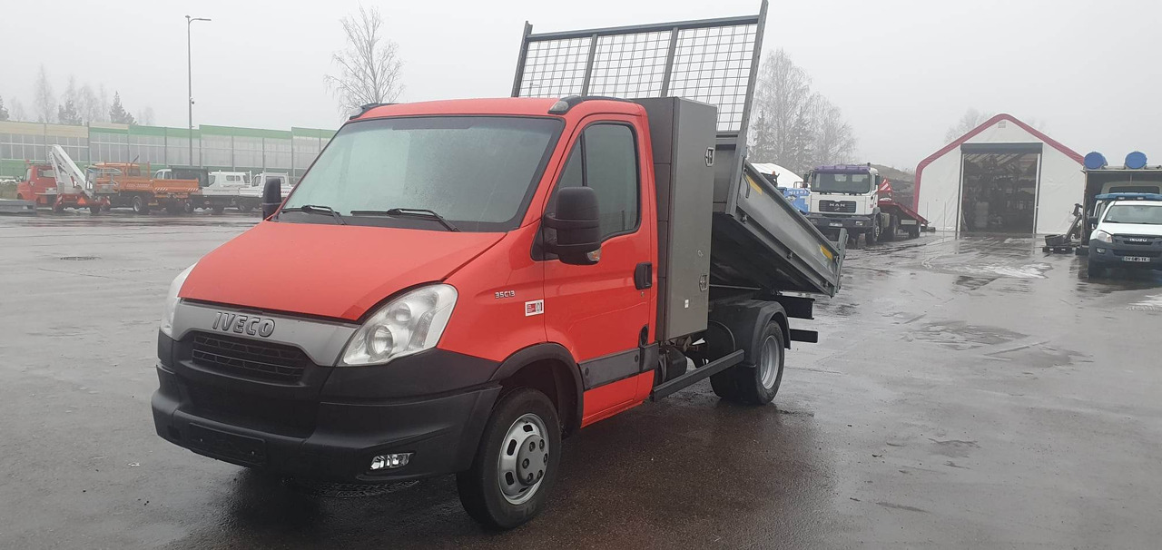 IVECO Daily 35C13 - Utilitaire benne: photos 2 IVECO Daily 35C13 - Utilitaire benne: photos 2