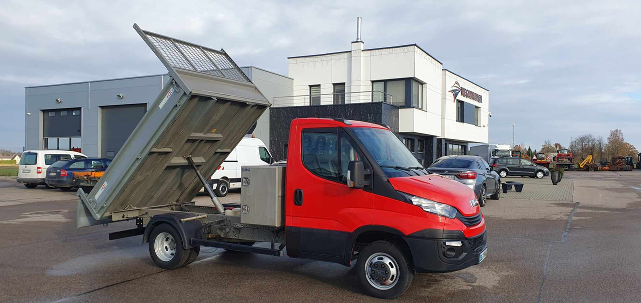 IVECO Daily - Utilitaire benne: photos 2 IVECO Daily - Utilitaire benne: photos 2