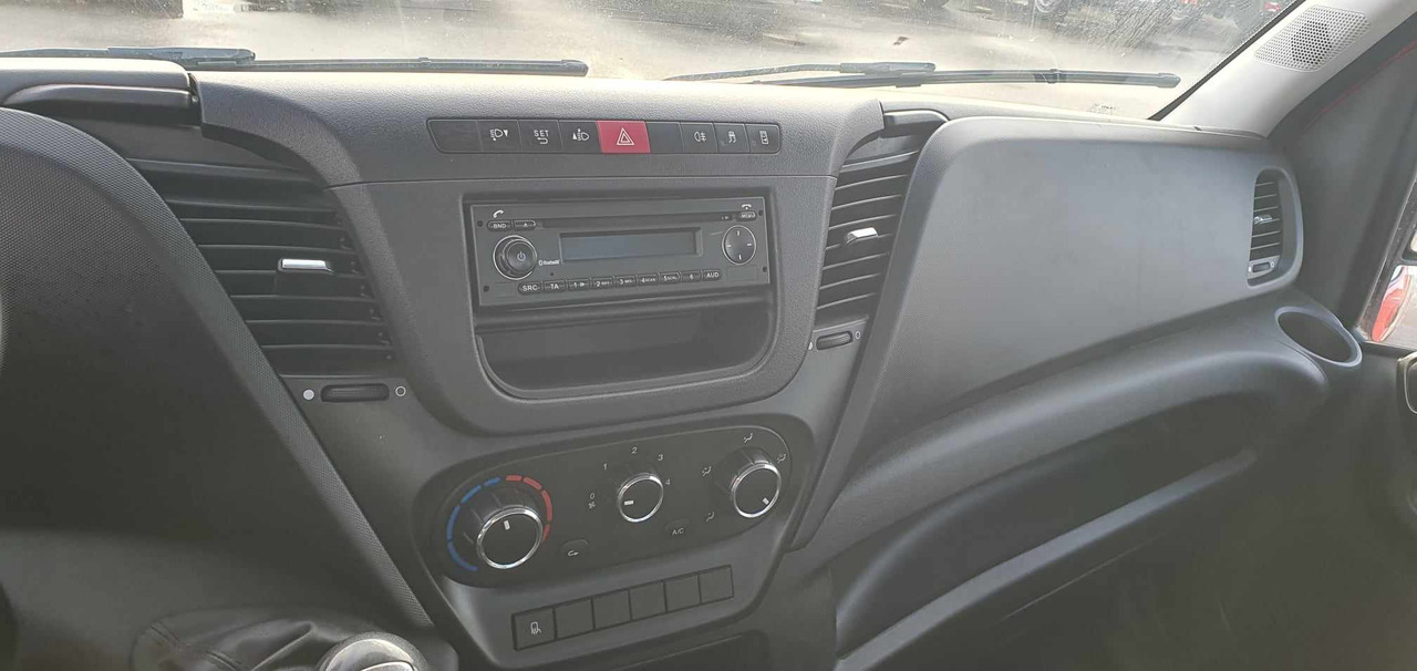 IVECO Daily - Utilitaire benne: photos 5 IVECO Daily - Utilitaire benne: photos 5