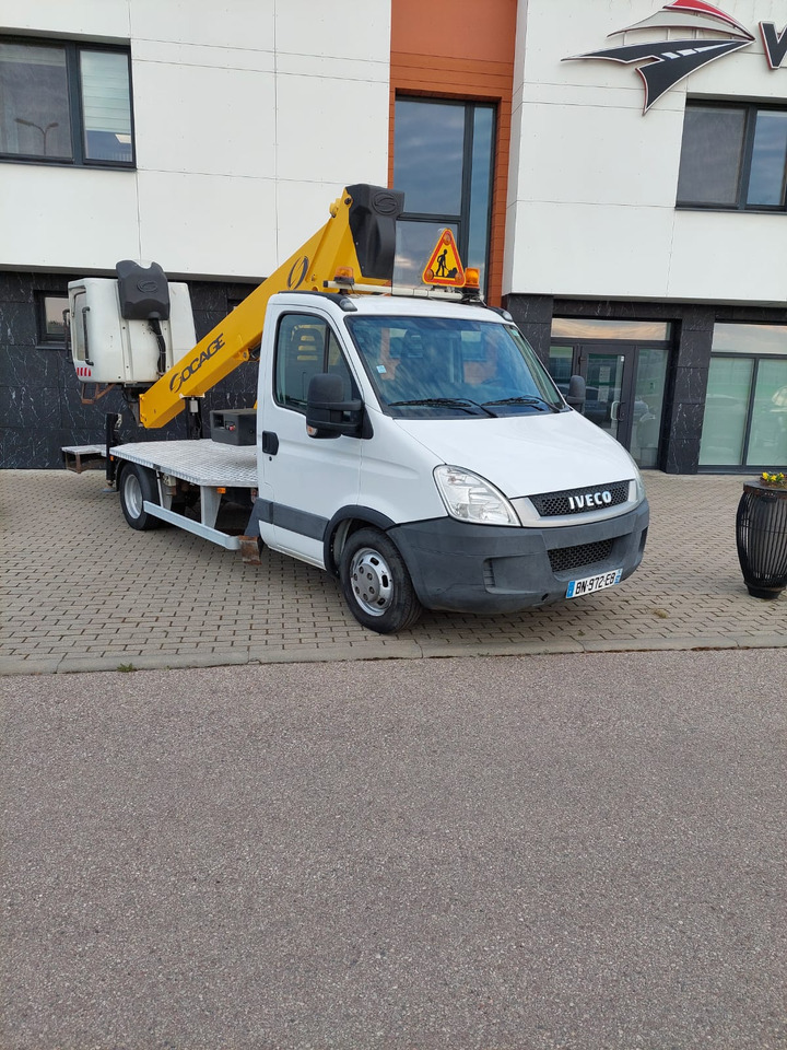 Iveco 35C11 - Camion avec nacelle: photos 1 Iveco 35C11 - Camion avec nacelle: photos 1