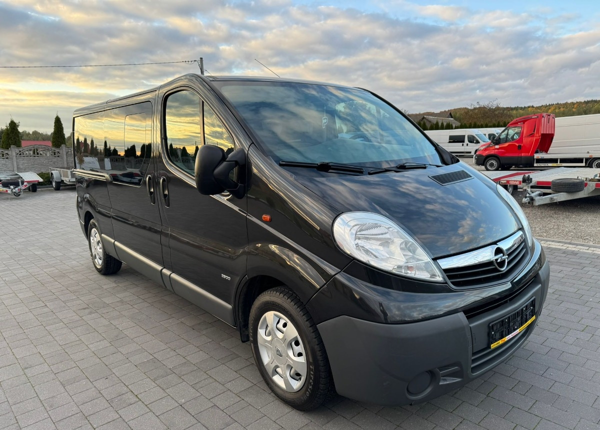 Opel Vivaro Doka Long 2.5 150 ps. L2 H1 - Utilitaire double cabine: photos 4 Opel Vivaro Doka Long 2.5 150 ps. L2 H1 - Utilitaire double cabine: photos 4