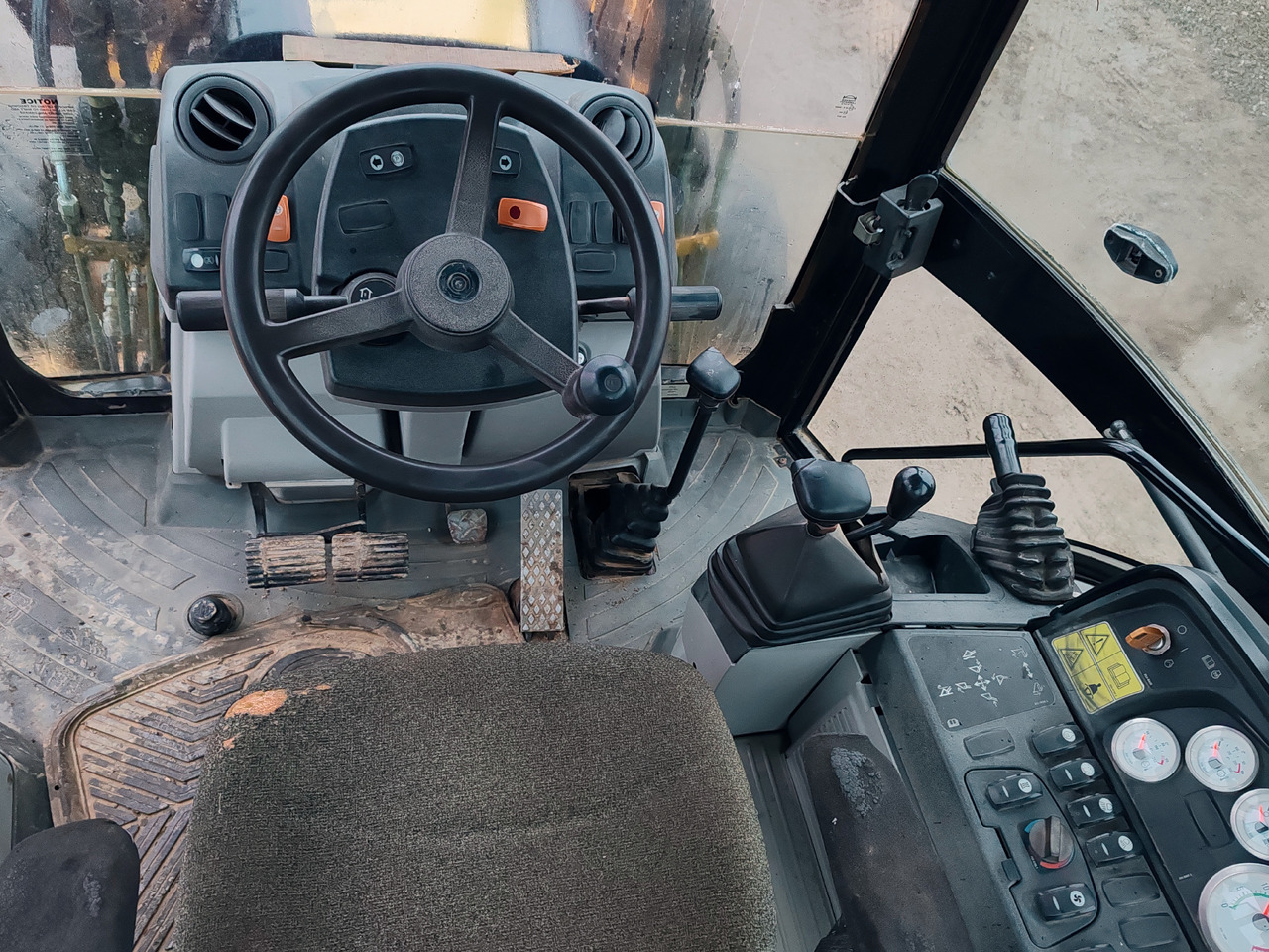 Tractopelle CATERPILLAR 428E: photos 16
