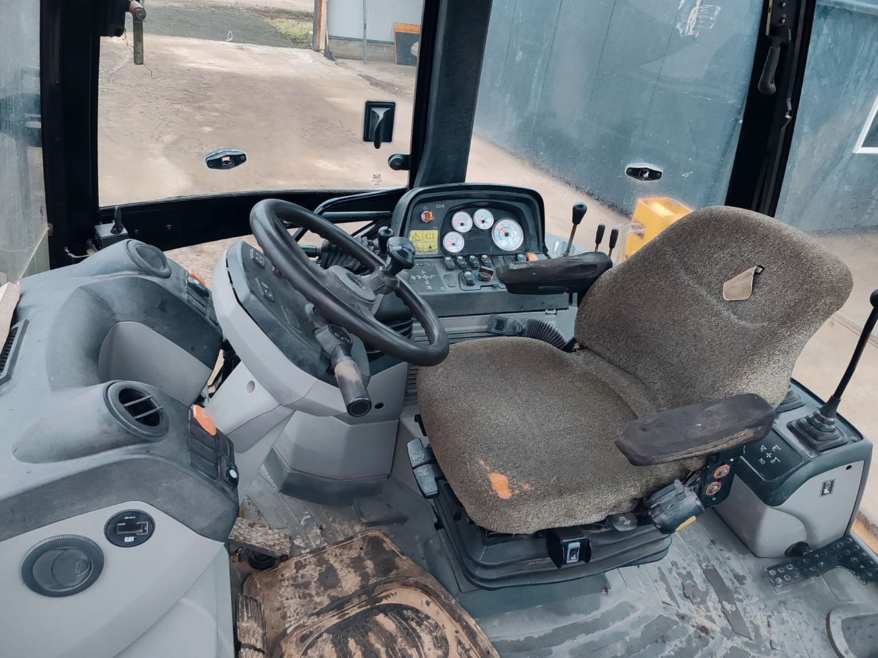 Tractopelle CATERPILLAR 428E: photos 14