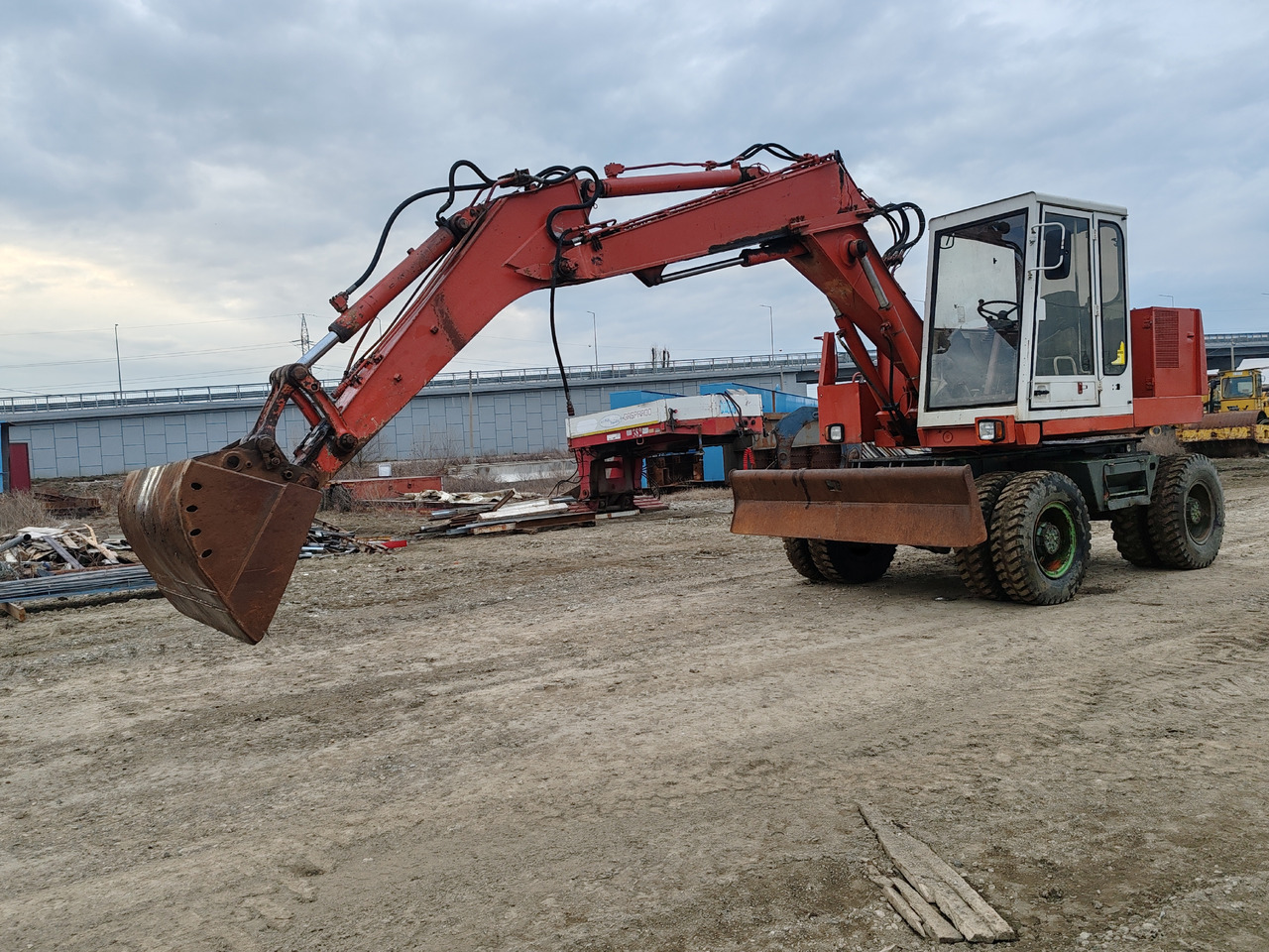 Case Poclain 61P - Pelle sur pneus: photos 3 Case Poclain 61P - Pelle sur pneus: photos 3