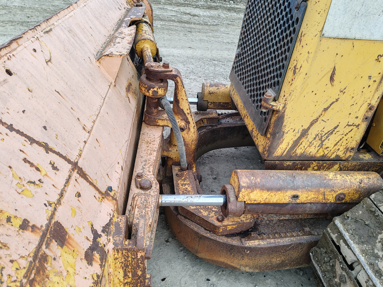 Bulldozer Caterpillar D4H: photos 10