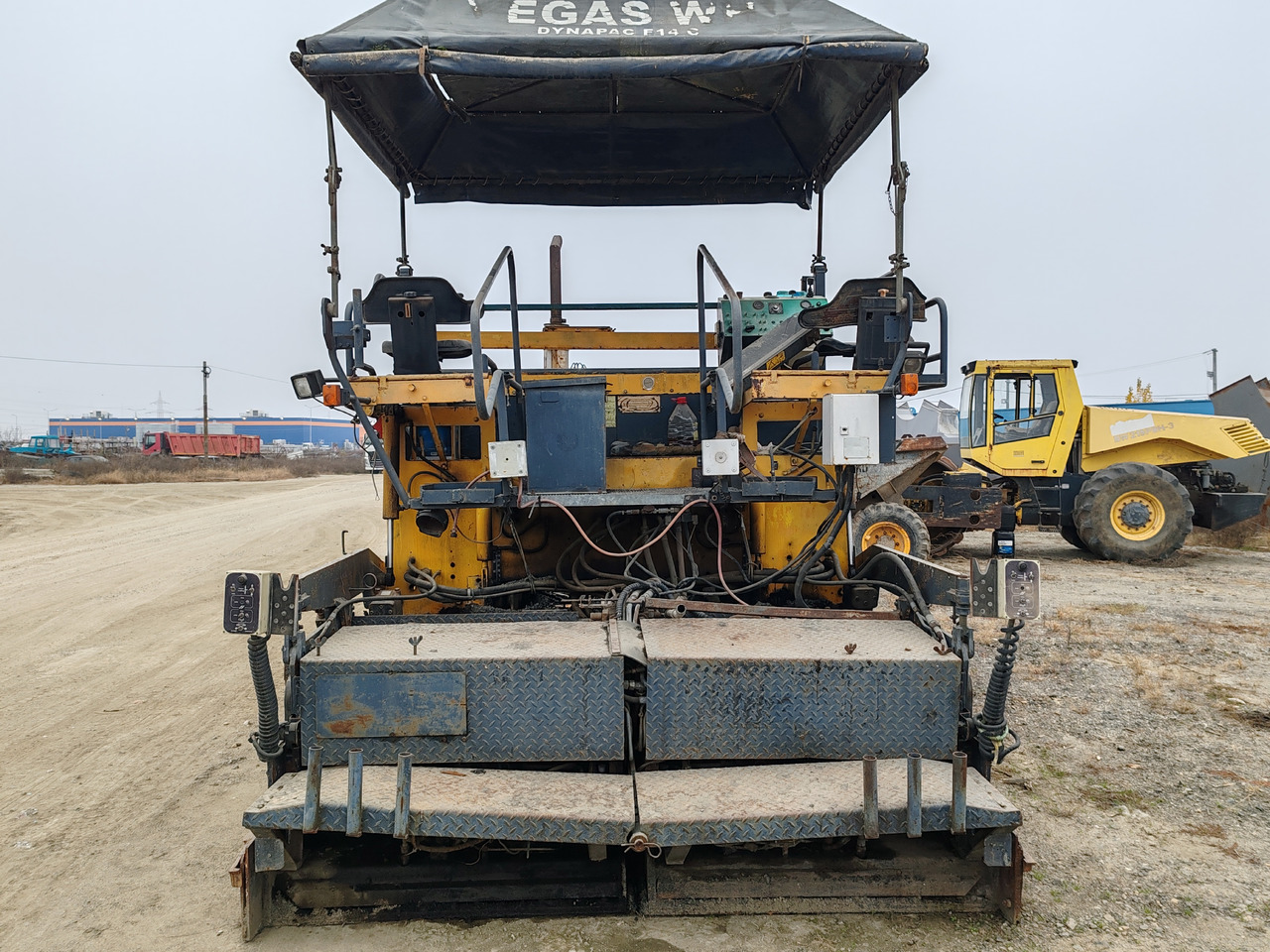 Dynapac F14C - Répandeuse: photos 4 Dynapac F14C - Répandeuse: photos 4