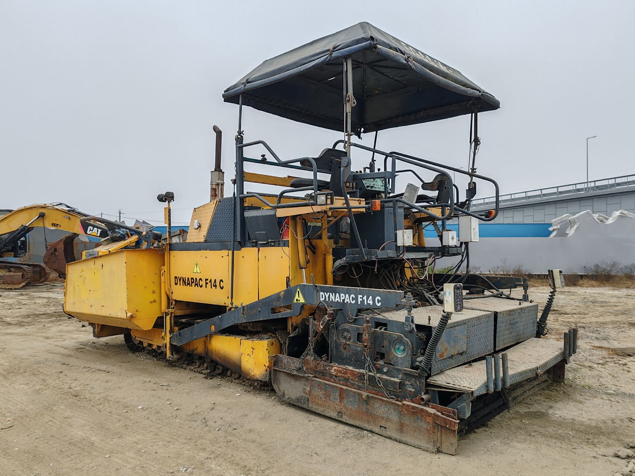 Dynapac F14C - Répandeuse: photos 5 Dynapac F14C - Répandeuse: photos 5