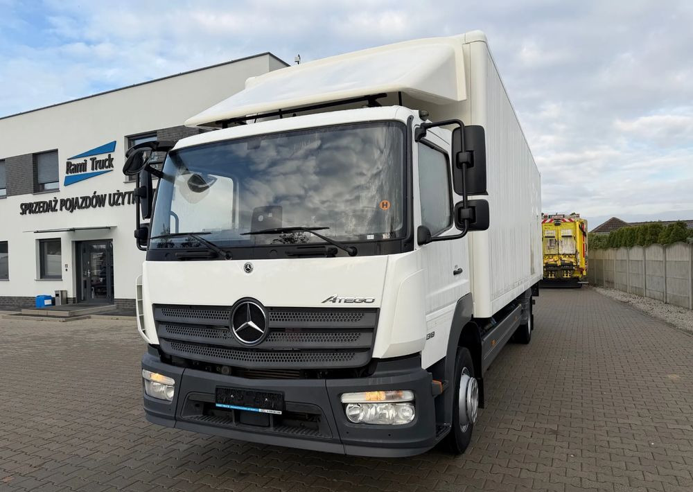 Mercedes-Benz ATEGO 1318 IZOTERMA 20 PALET! - Camion fourgon: photos 1 Mercedes-Benz ATEGO 1318 IZOTERMA 20 PALET! - Camion fourgon: photos 1