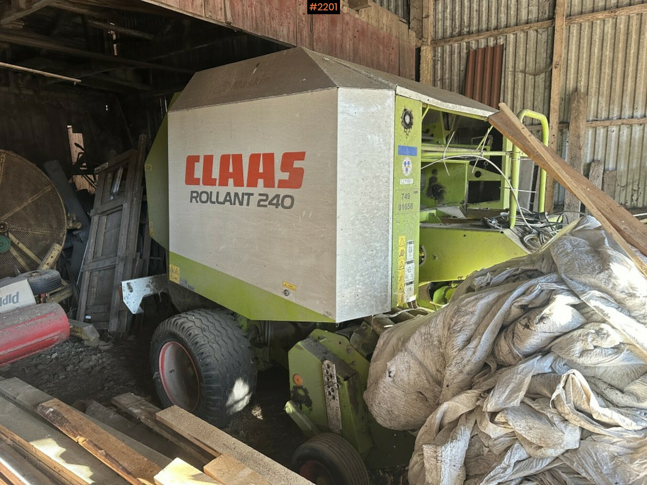 Baler Claas Rollant 240 - Matériel de fenaison: photos 1 Baler Claas Rollant 240 - Matériel de fenaison: photos 1