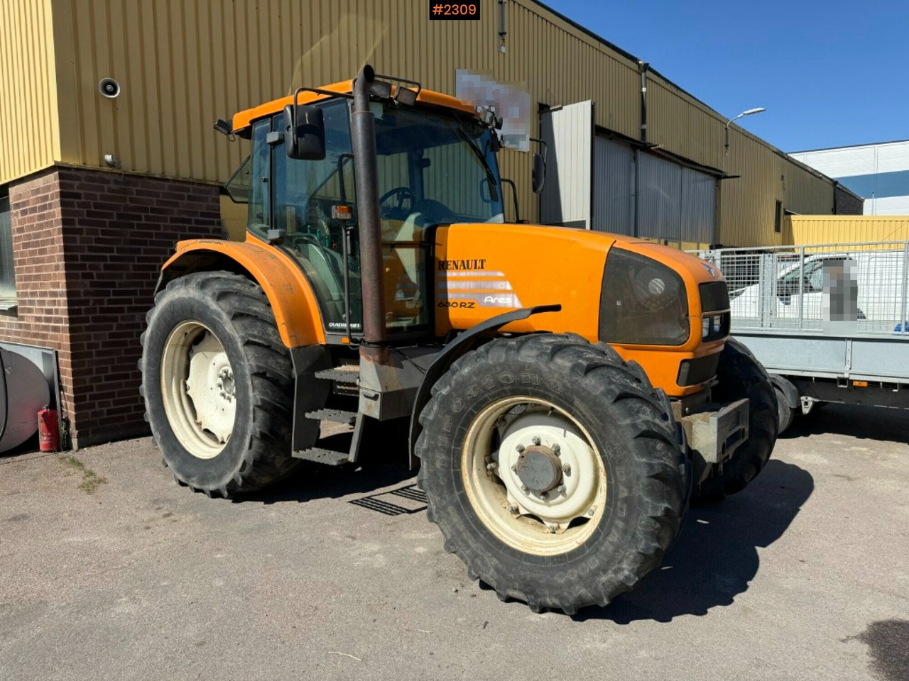 Tractor Renault Ares 630 RZ Only 1 owner (see video) - Tracteur agricole: photos 1 Tractor Renault Ares 630 RZ Only 1 owner (see video) - Tracteur agricole: photos 1