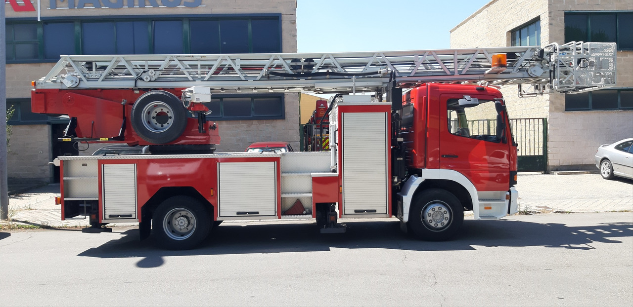 MERCEDES-BENZ 1528F MAGIRUS DLK 23-12 - Camion de pompier: photos 1 MERCEDES-BENZ 1528F MAGIRUS DLK 23-12 - Camion de pompier: photos 1
