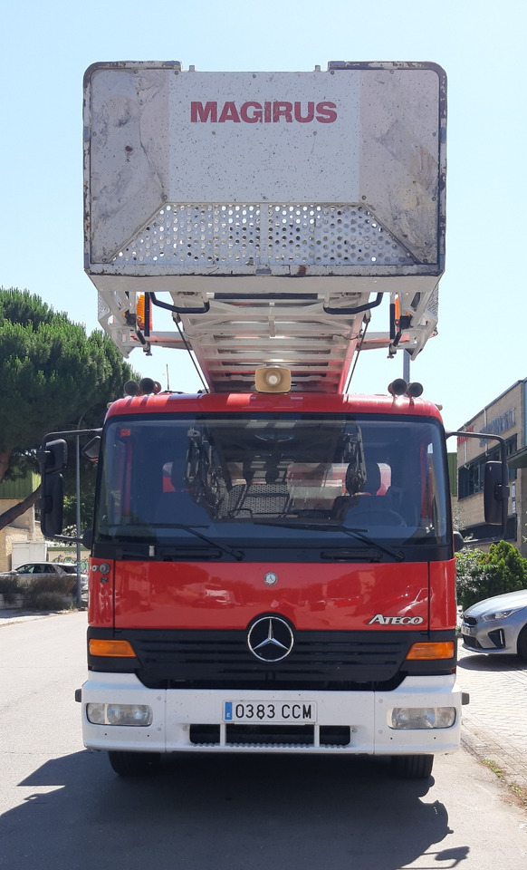 MERCEDES-BENZ 1528F MAGIRUS DLK 23-12 - Camion de pompier: photos 3 MERCEDES-BENZ 1528F MAGIRUS DLK 23-12 - Camion de pompier: photos 3