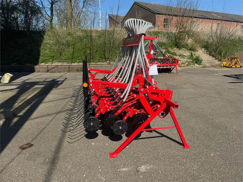 Kverneland CB 3000 3 punt - Combiné de semis: photos 4 Kverneland CB 3000 3 punt - Combiné de semis: photos 4