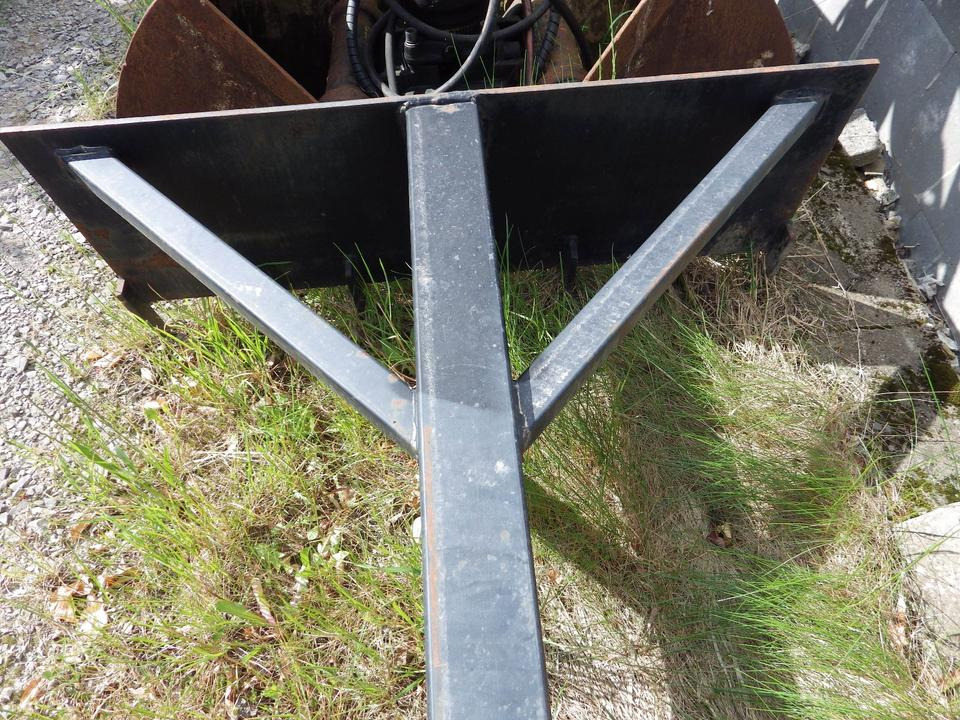Silokamm  Kornschieber Verlängerung an  Volvo L30 / Cat 906 908 - Matériel d'ensilage: photos 5 Silokamm  Kornschieber Verlängerung an  Volvo L30 / Cat 906 908 - Matériel d'ensilage: photos 5