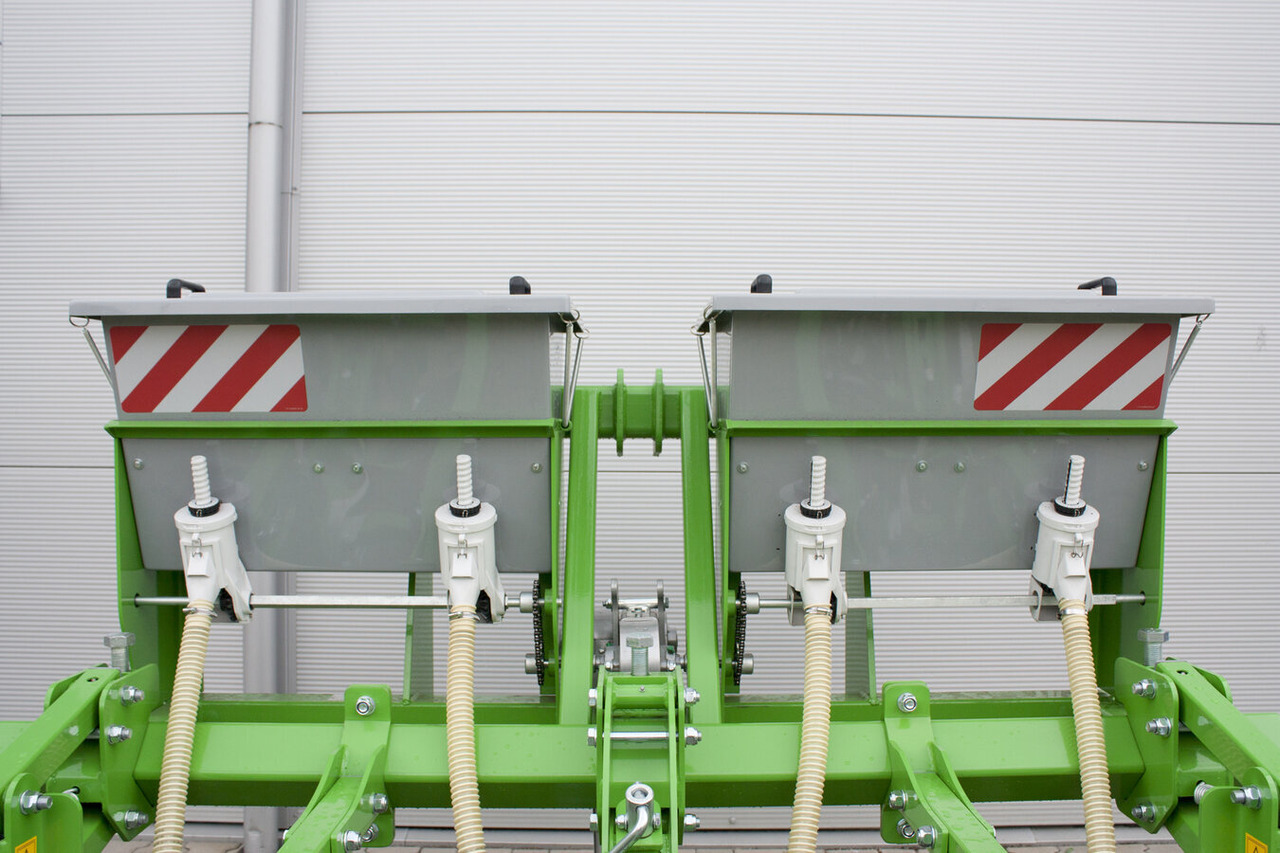 BOMET FERTILISEUR LIQUIDE POUR BINEUSE P 470 W - 2 RANGS NEMBUS - Epandeurs: photos 1 BOMET FERTILISEUR LIQUIDE POUR BINEUSE P 470 W - 2 RANGS NEMBUS - Epandeurs: photos 1