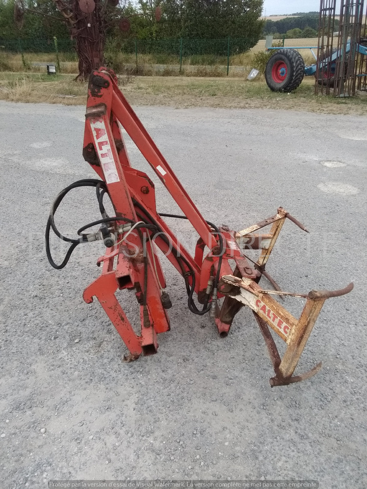 CALTEC SURELEVATEUR DE BOTTES 140 G - Matériel d'ensilage: photos 4 CALTEC SURELEVATEUR DE BOTTES 140 G - Matériel d'ensilage: photos 4