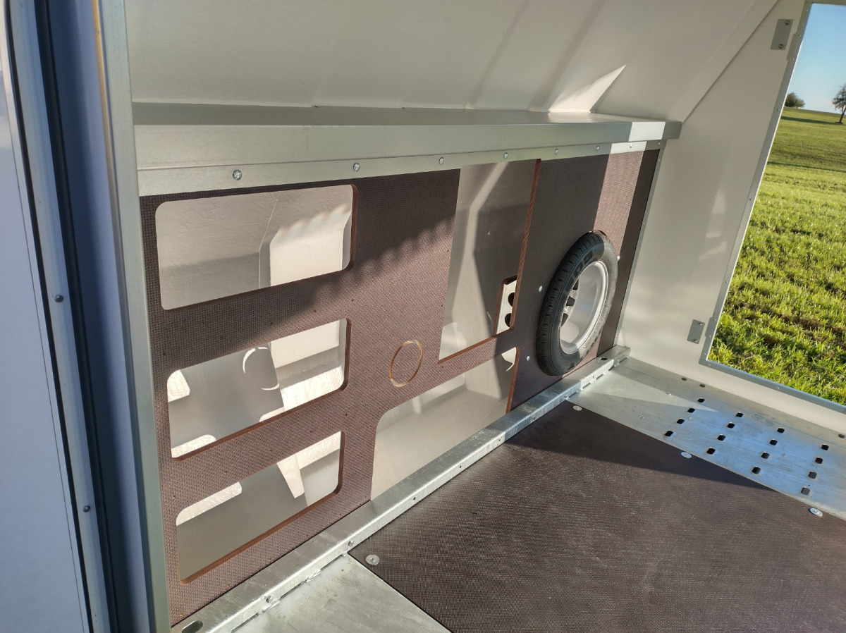 BRIAN JAMES TRAILERS RaceSport 340-5510 - Remorque porte-voitures: photos 4 BRIAN JAMES TRAILERS RaceSport 340-5510 - Remorque porte-voitures: photos 4