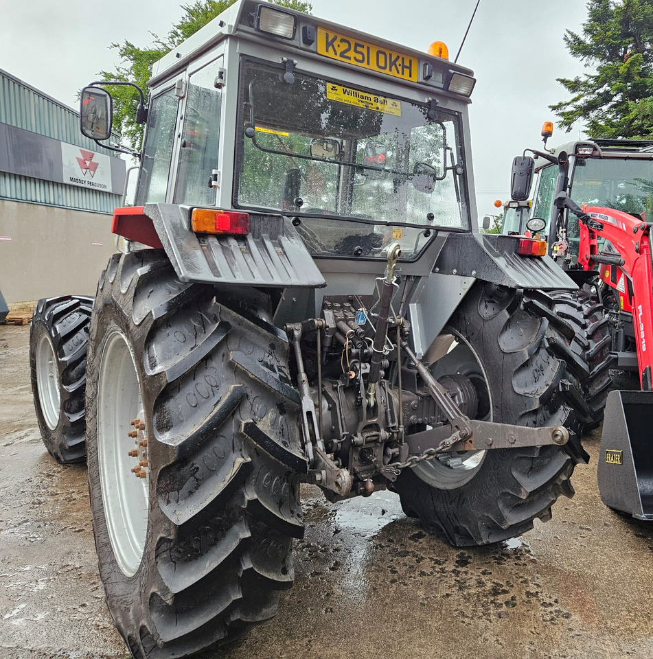 1992 390 4wd, 12/12 shuttle, nice condition - Tracteur agricole: photos 3 1992 390 4wd, 12/12 shuttle, nice condition - Tracteur agricole: photos 3