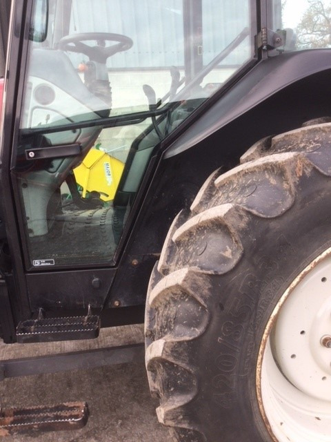 2016 Valtra A93, one local owner machine - Tracteur agricole: photos 5 2016 Valtra A93, one local owner machine - Tracteur agricole: photos 5