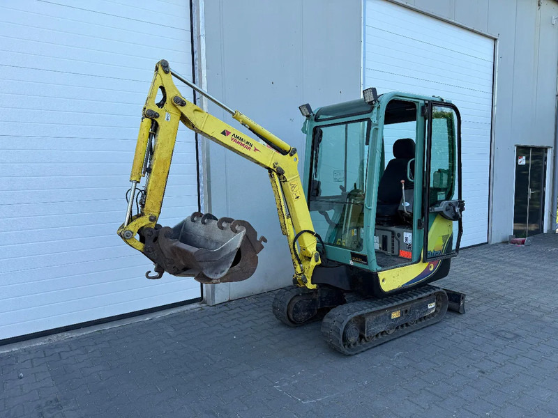 Yanmar SV17 - Mini grue: photos 2 Yanmar SV17 - Mini grue: photos 2