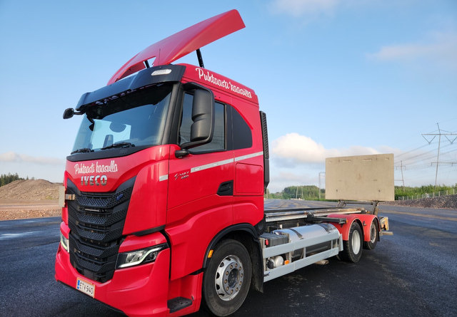Iveco S-Way 6x2 LNG - Châssis cabine: photos 1 Iveco S-Way 6x2 LNG - Châssis cabine: photos 1