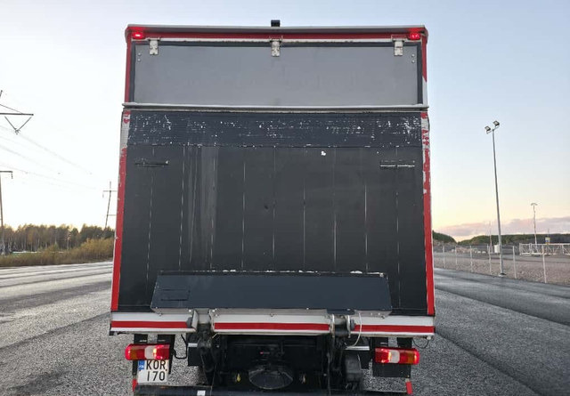 Mercedes-BenzAtego 4x2 Special - Camion fourgon: photos 4 Mercedes-BenzAtego 4x2 Special - Camion fourgon: photos 4